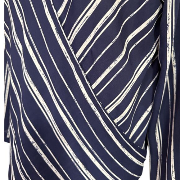 LUSH Wrap Front Lunging V-Neck Long Sleeve Navy & White High Low Hem Top Size L - Picture 7 of 13